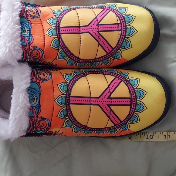 Peace boots women's sz 9 NWOT Quilted Lined - Picture 8 of 8